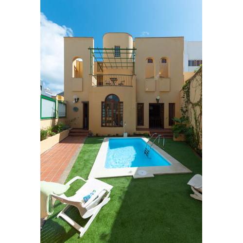The Yellow House Pool Solarium & Garage