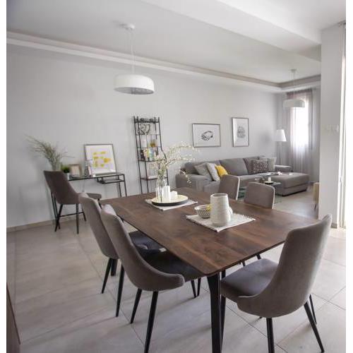 ''The Yellow Suite'' Amazing 2B Near Finikoudes Beach