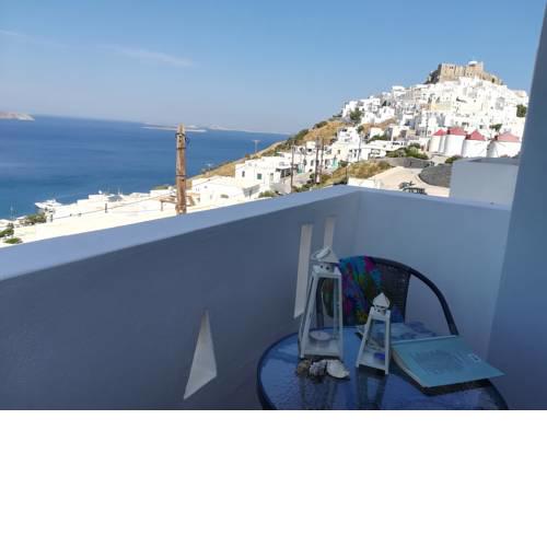 Theastron house with great view in Chora