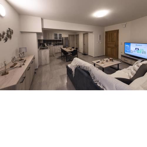 Theo and MS Luxurious Apartments