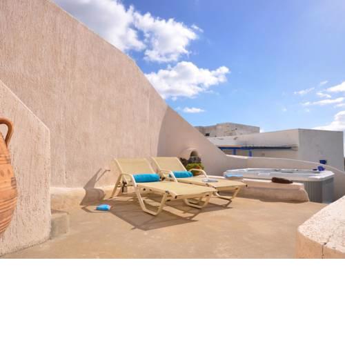 Thermi Apartment Sleeps 5 WiFi
