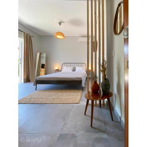 Theros Lux Apts.