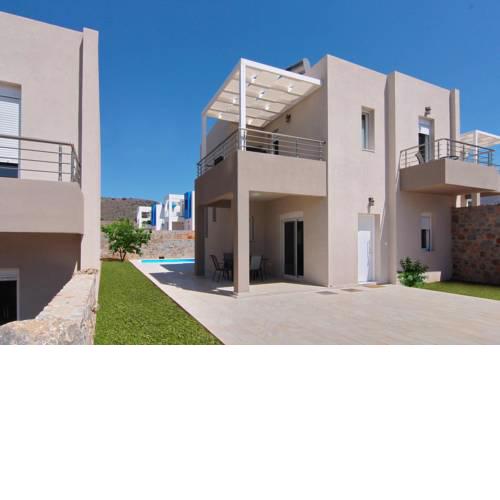 This 2 bedroom villa with it own pool offers a wonderful vacation experience.