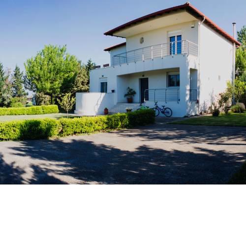 This wonderful 300m2 house in Gefira Thessaloniki...