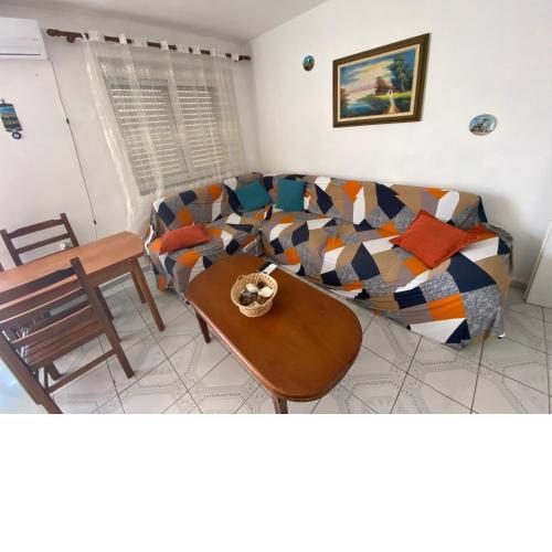 Thoma's apartment