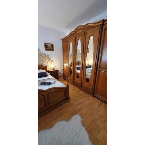 Three bedroom apartment between Trogir and Split