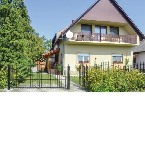 Three-Bedroom Apartment in Balatonfenyves