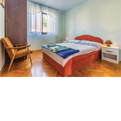 Three-Bedroom Apartment in Banjole