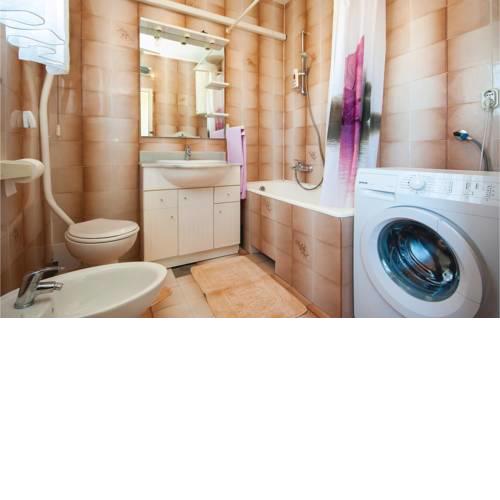 Three-Bedroom Apartment in Brodarica