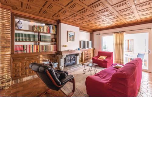 Three-Bedroom Apartment in Tossa De Mar
