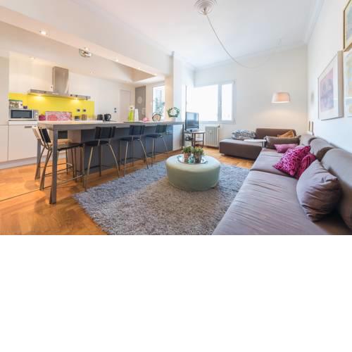 Three-Bedroom Apartment Mitropoleos Square