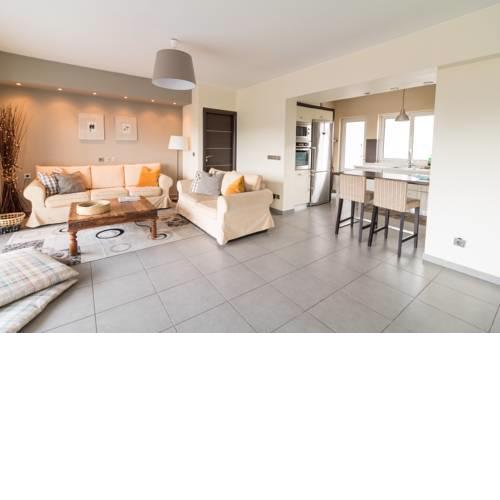 Three-Bedroom Apartment with Acropolis view