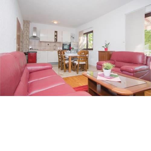 Three-Bedroom Holiday Home in Donji Prolozac