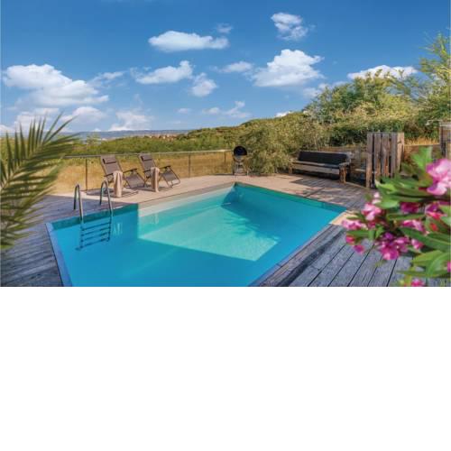 Three-Bedroom Holiday Home in Hrvatini
