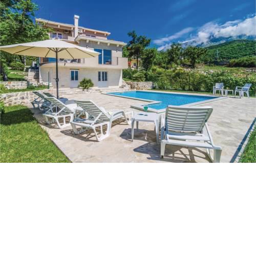 Three-Bedroom Holiday Home in Igalo