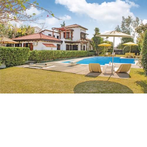 Three-Bedroom Holiday Home in Marathons