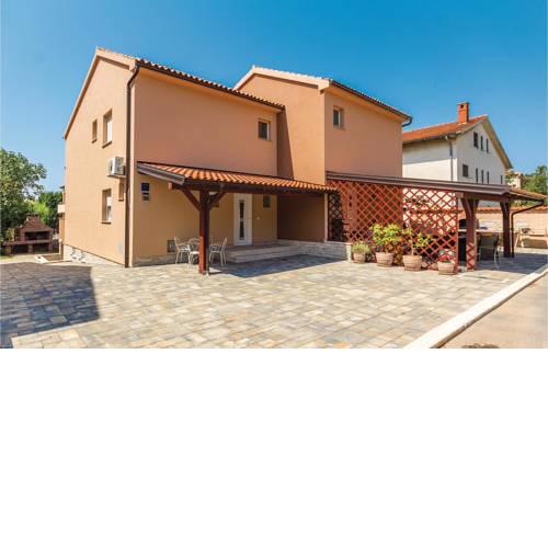 Three-Bedroom Holiday home in Medulin