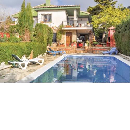 Three-Bedroom Holiday Home in Padul