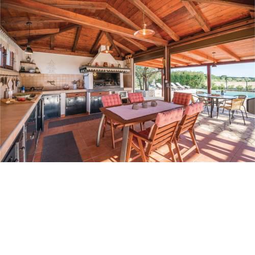 Three-Bedroom Holiday Home in Pula