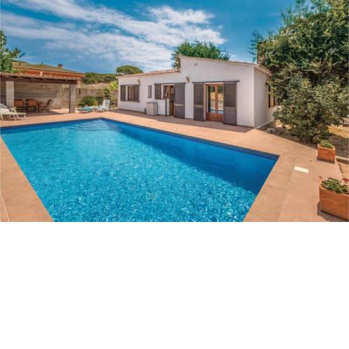 Three-Bedroom Holiday Home in Vidreres