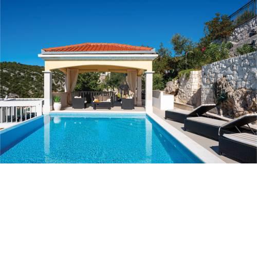 Three-Bedroom Holiday Home in Vinisce