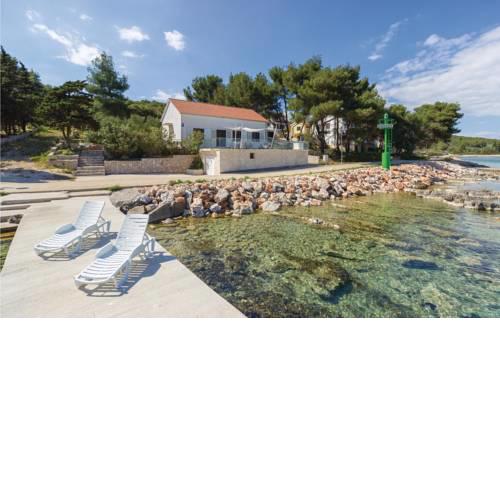 Three-Bedroom Holiday Home in Zman