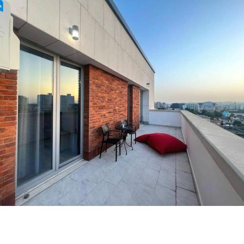 Thyamis Apartment