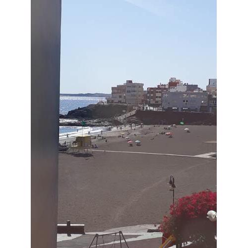 Time to relax in Playa de Melenara