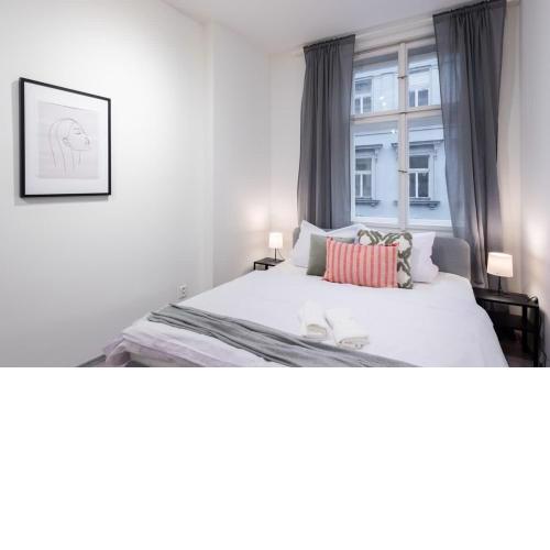 Timeless Charming Studio near Old Town