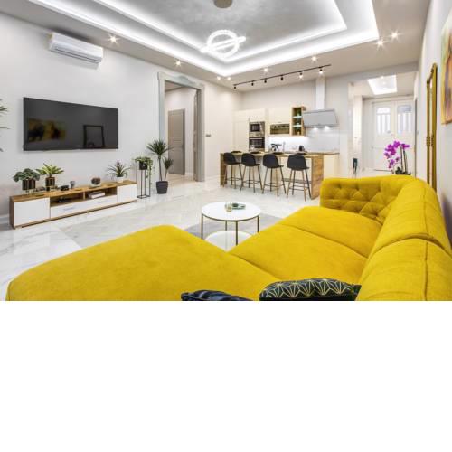 Timeless Luxury with Panorama next to Buda Castle