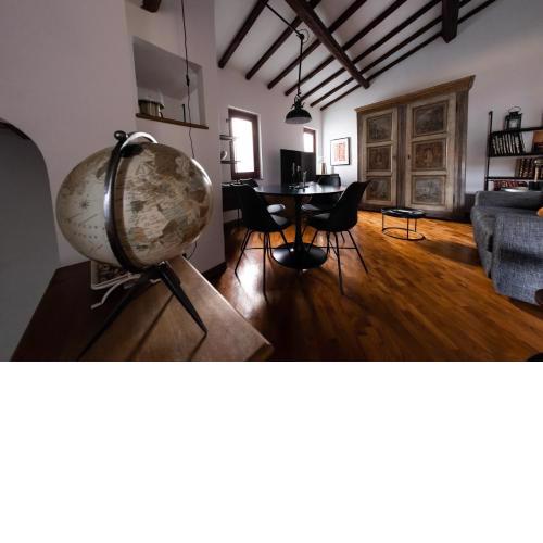 TINA’S APARTMENT