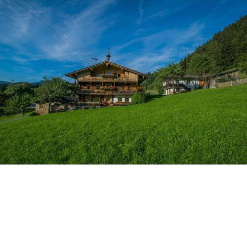 Tiroler Bauernhaus mit Panoramablick