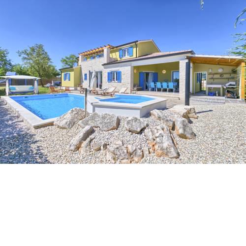 Tomisici Villa Sleeps 12 Pool Air Con WiFi
