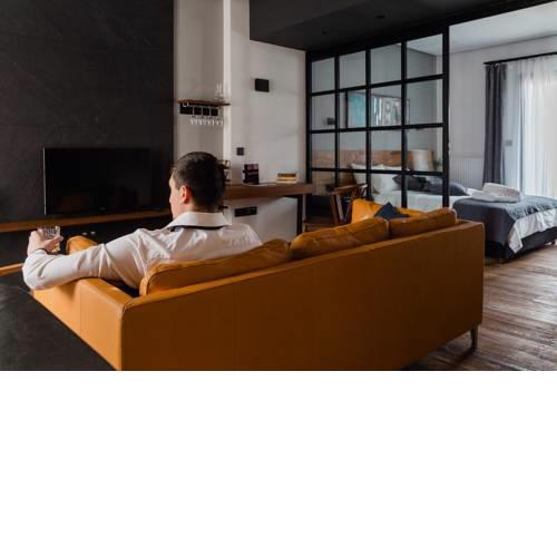 Tom's Bachelor Pad