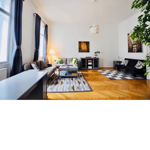 Top Central Kaetnerstrasse Apartment 90 sq.m.