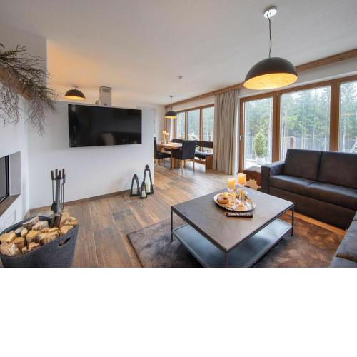 Top class chalet with 5 bathrooms near small slope