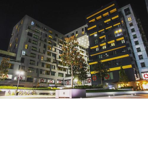 Top floor 1-Bedroom Condo at Square21