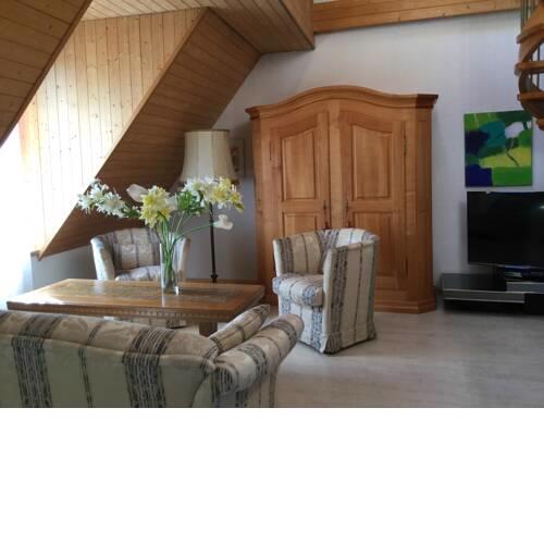 Top Floor Maisonette Zuri West