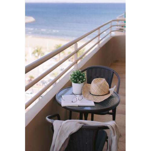 Top Floor SEA VIEW Finikoudes, Carisa Ithaki Court
