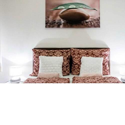 Top location cozy flat with AC