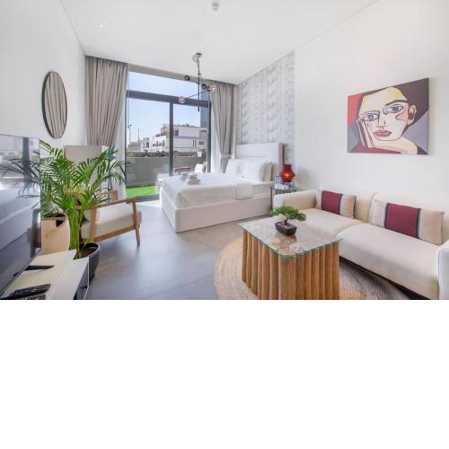 Top-Notch Studio with Large Terrace in JVC