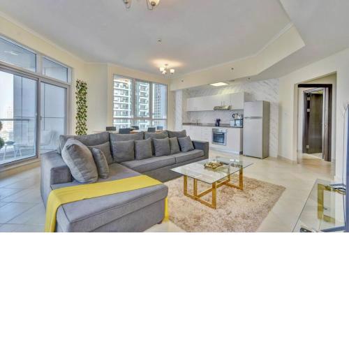 Torch Tower Large Apartment Sea Views Central Location