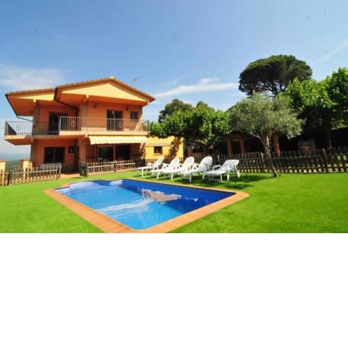 Tordera Villa Sleeps 12 Pool WiFi