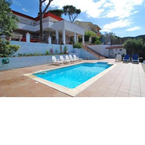 Tordera Villa Sleeps 9 Pool