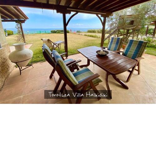 Torothea Villa Halkidiki (villa on 1st line with 3 bedrooms)