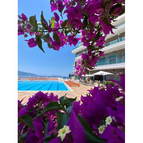 Toto Boutique Hotel & Apartments