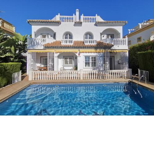 Town-House-Style Villa - on the Golden Mile