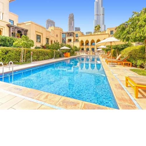 Traditional 2BR Near Dubai Mall & Burj Khalifa