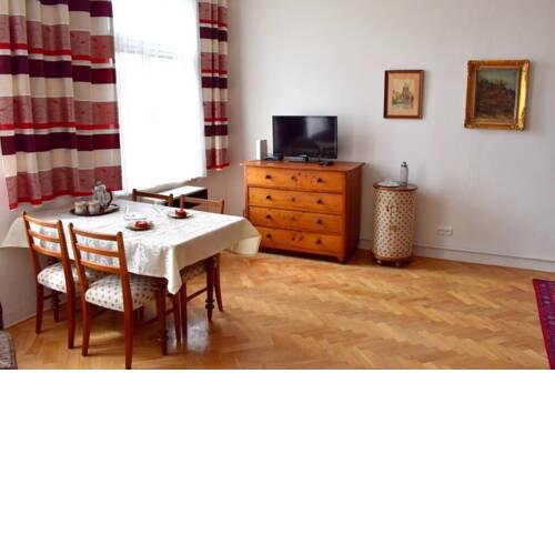 Traditional, Authentic& Very Quiet Home in Centre!
