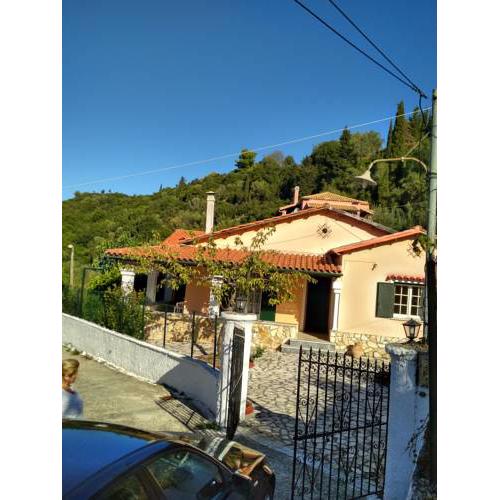 Traditional house Garounas